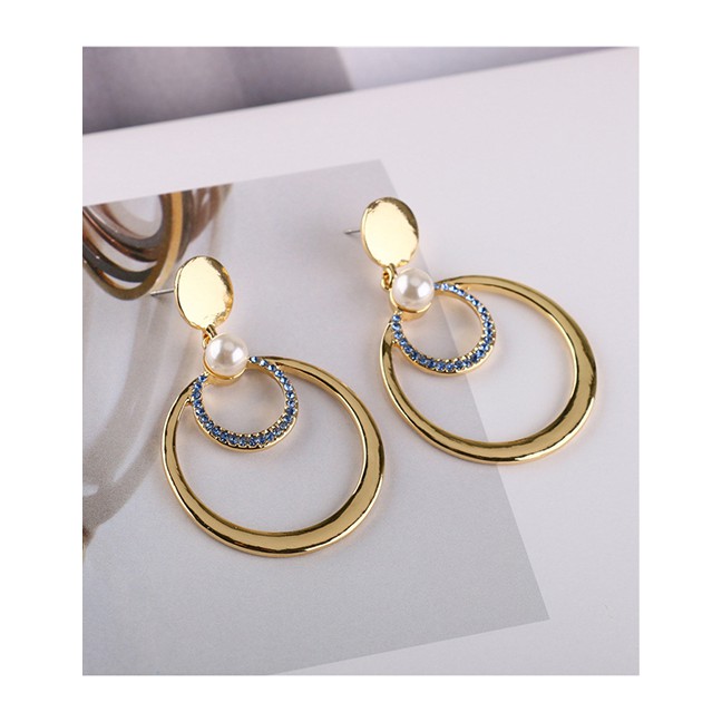 LRC Anting Tusuk Fashion Golden Studded Pearl Geometric Stud Earrings D75017