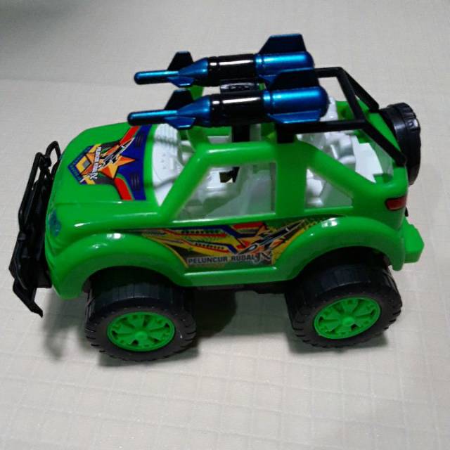 Mainan mobil peluncur rudal