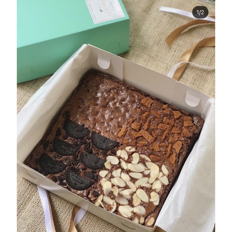 

Fudgy Brownies Premium 20x20