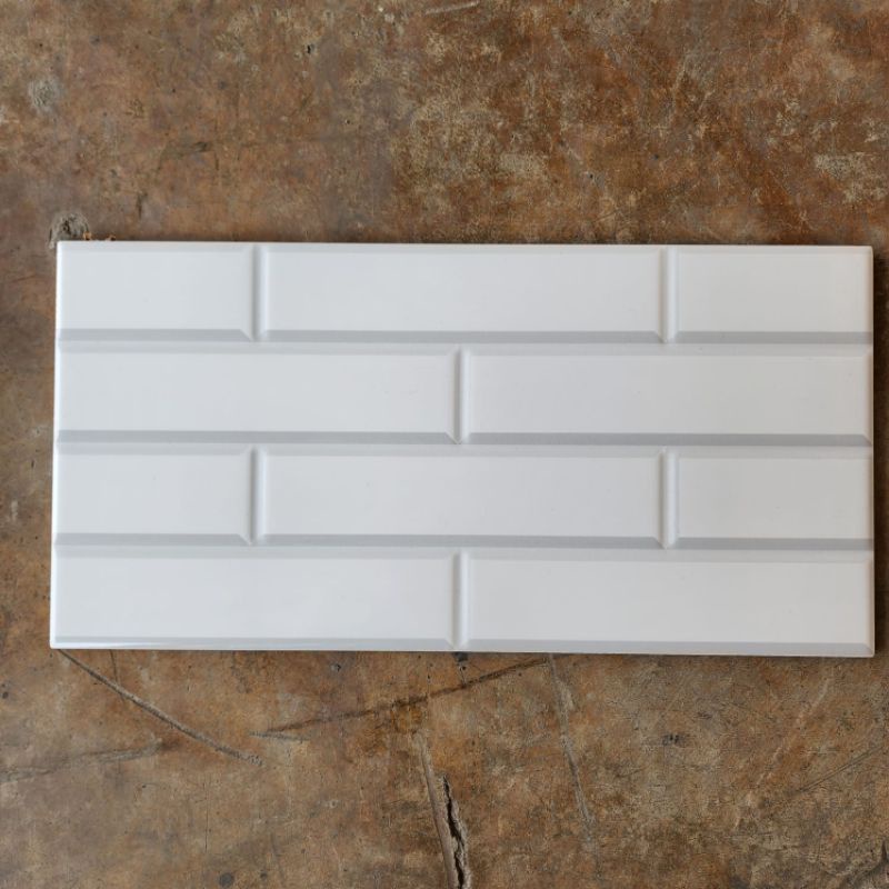 KERAMIK DINDING KIA IGLO WHITE 25X50 KW1