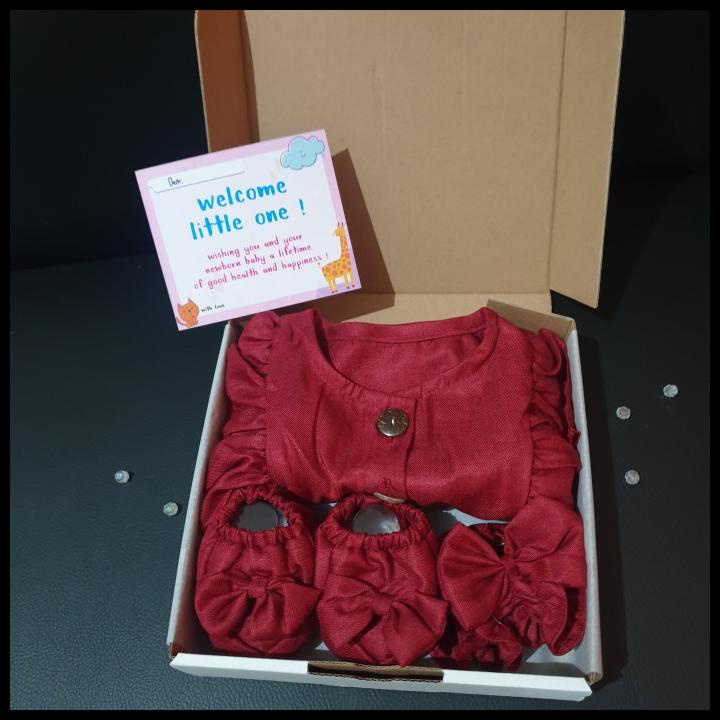 

Parcel Hampers Bayi Perempuan Jumper Set - Kado Bayi
