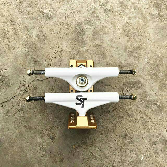 Big Trucks Skateboard St Series Shopee Indonesia