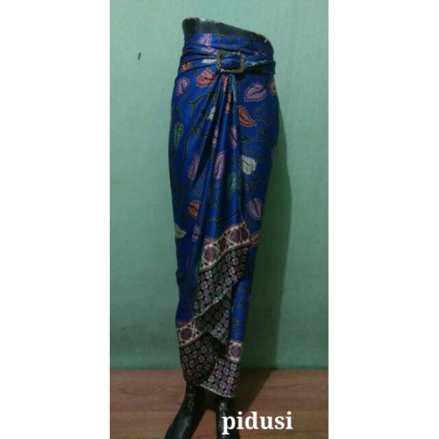 Rok lilit biru kembang