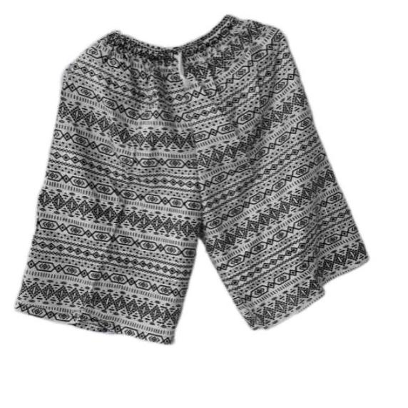 Kekinian - Celana Pendek Motif  Celana Pendek Pria 3/4| Celana Pendek Santai | Batik Jogja | joger S