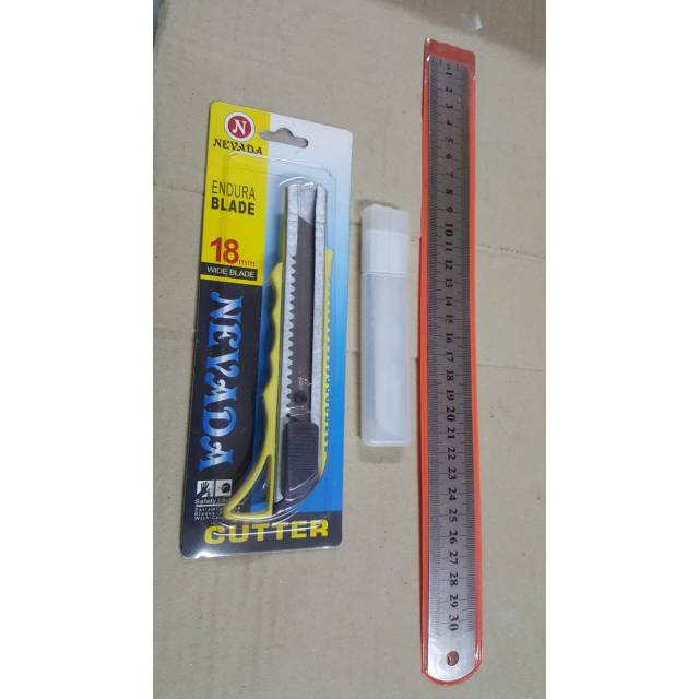 

Cutter + Isi Cutter + Penggaris Besi 30 cm