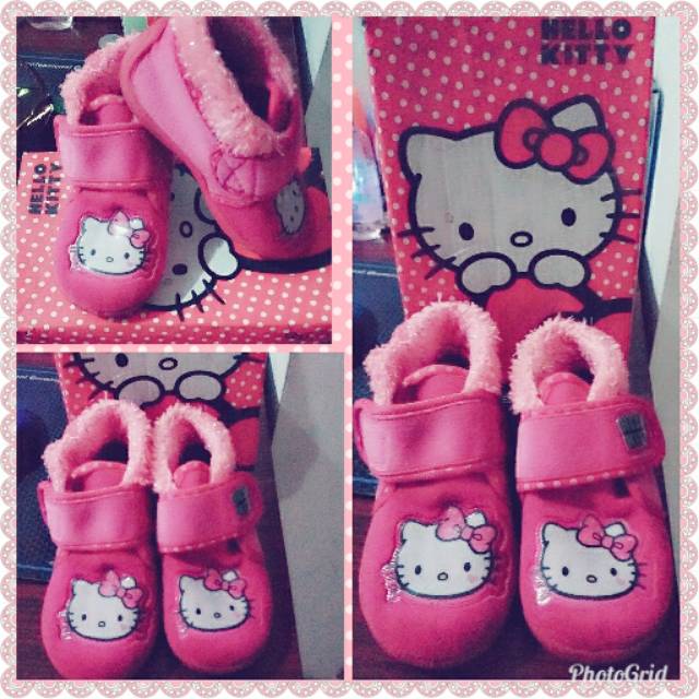 PRELOVED sepatu anak merk Hello kitty Murah