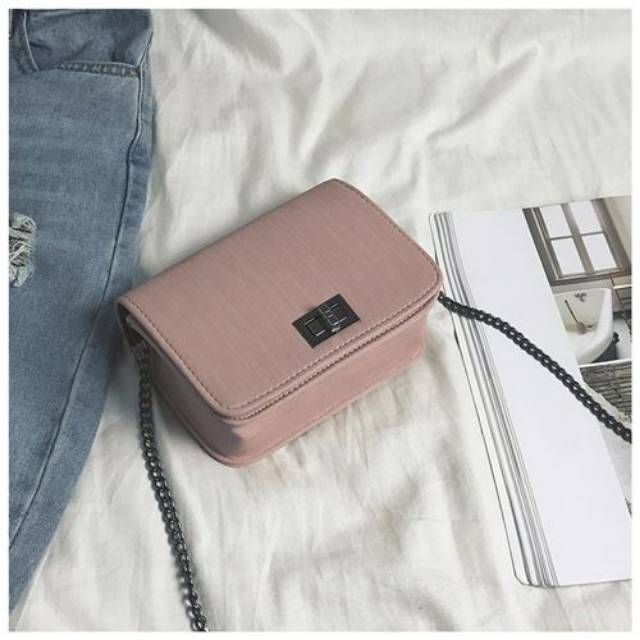 Tas selempang besi resleting wanita murah
