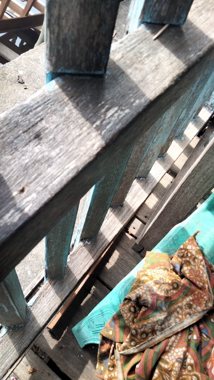 Rak Dinding Vintage Love