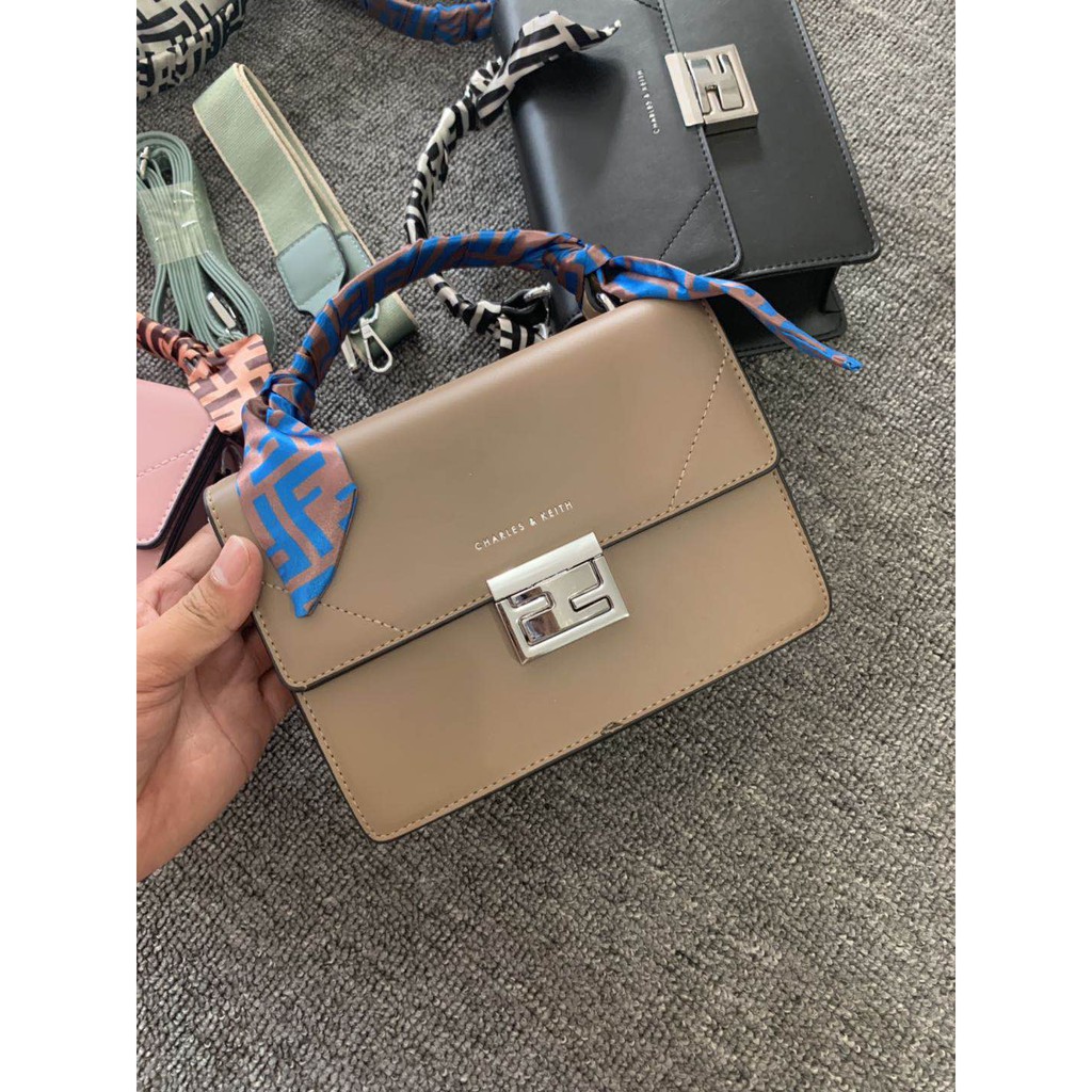 Tas Selempang Wanita Import 161780 (1 KG MUAT 2) LT1780