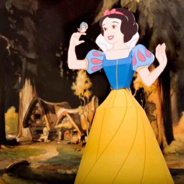 

Snow white PAPERCRAFT