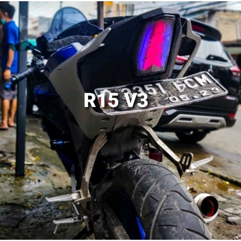 lampu stop belakang r15 v3 3in1 lampu stop belakang r15 v3 3in1 r15 v3 (PNP)