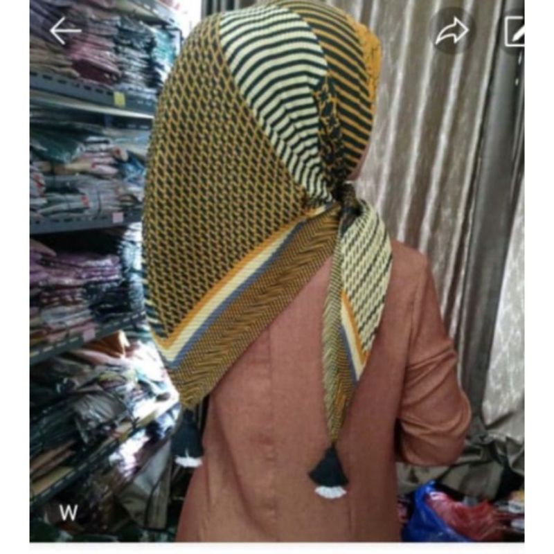 segi empat plisket motif