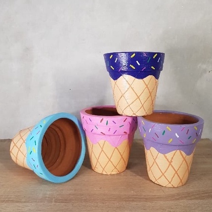 Eskrim Ice Cream Pot Tanaman Terracotta Terakota Tanah Liat Gerabah Tembikar Lukis Gambar Lucu Unik 