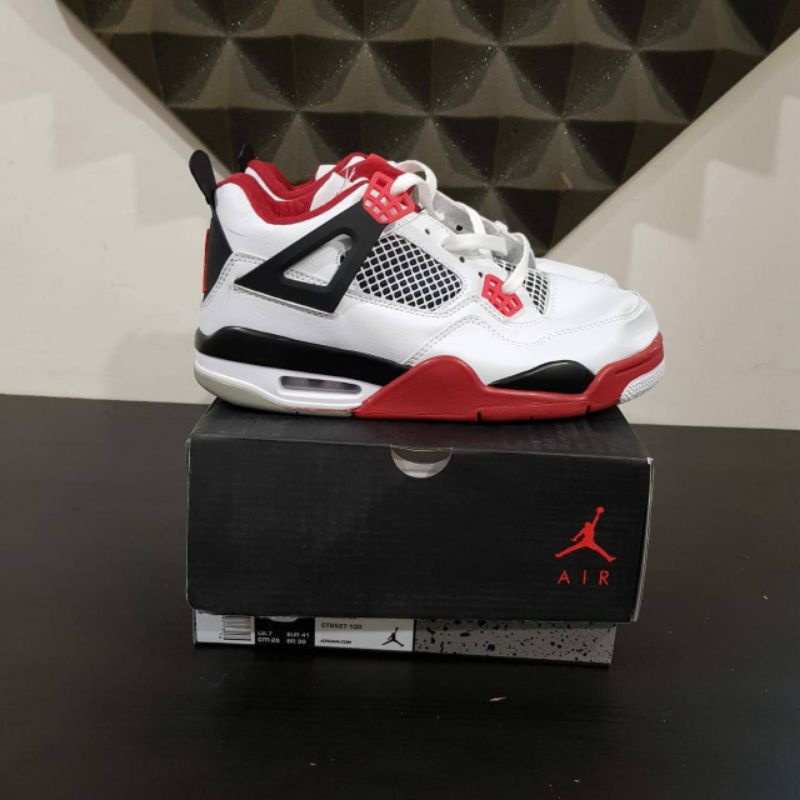 Nike Air Jordan 4 Fire RedPerfect kicks