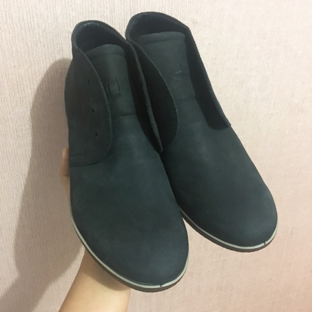 Sepatu boots wanita merk ecco size 39