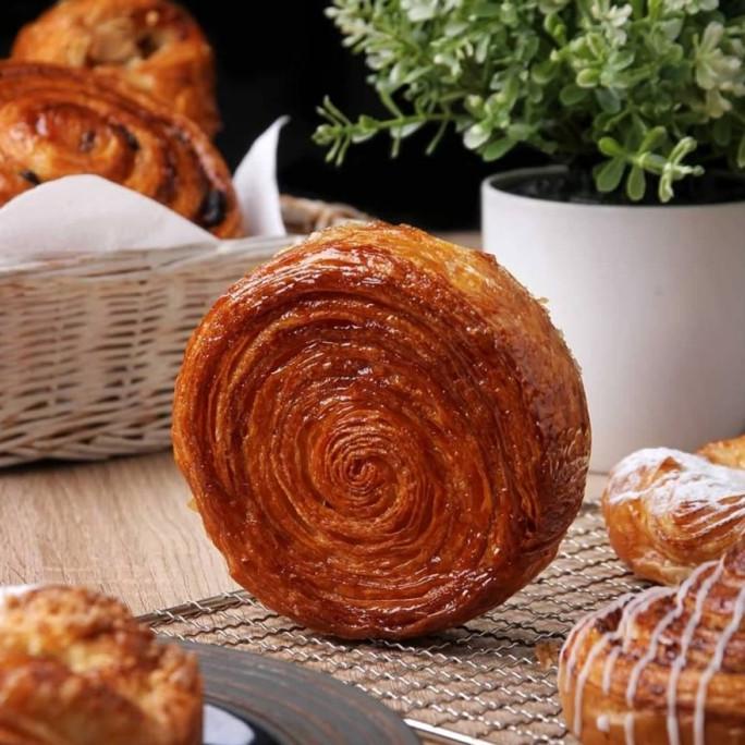 

Kouign Amann with Organic Castor Sugar ( Roti Pastry Bundar )