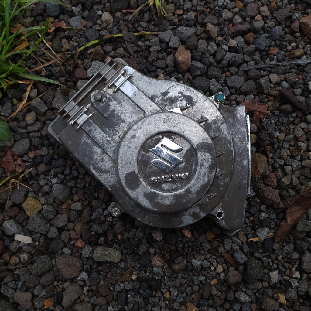 cover bak mesin kiri suzuki satria 2tak Hiu RU original copotan motor