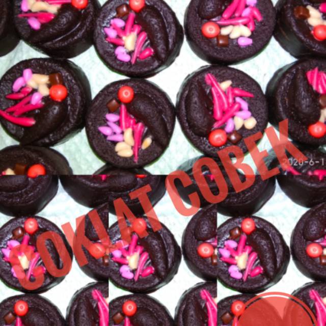 

Azfath cokelat karakter berbentuk cobek