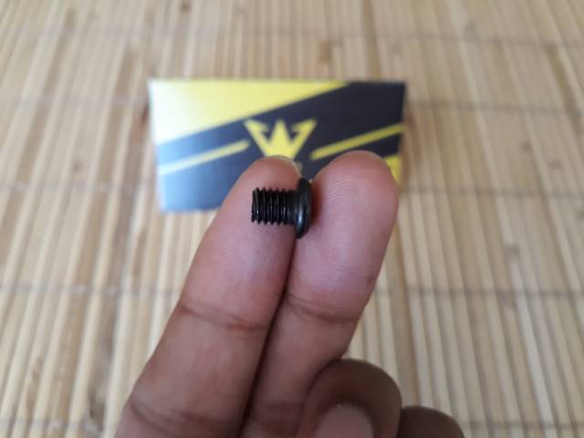 Baut rachet helm KYT R10, RC7, K2R, DJ Maru, Galaxy, INK CL Max, Centro