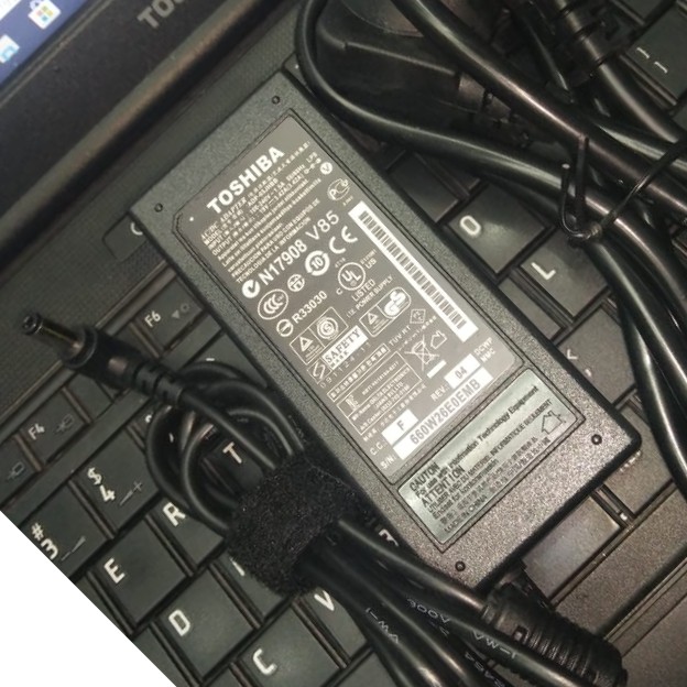 Adaptor Charger Toshiba C600,L600,L740,L745, L800,C845,U400,19V 3,.42A
