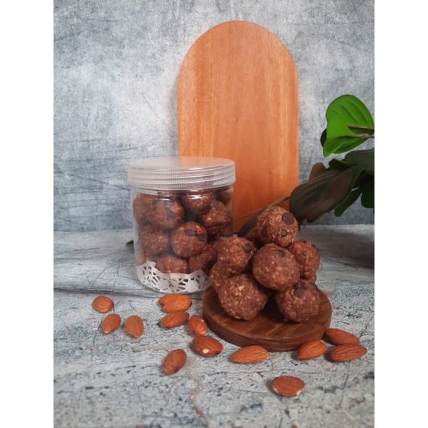 

Almond choco ball