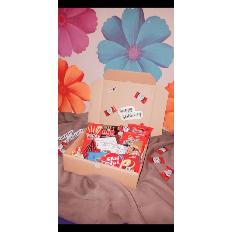 

Snackboxh hampers birthday,anniversary,graduations