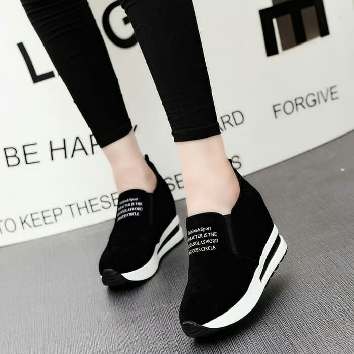 Zora Sepatu Wanita Slip On R07