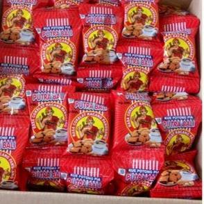 

ㄾ Kue Potong Pia Putra Bali Rasa Coklat Kacang Panggang uenak poll 1 renteng 10 pcs snack Jadul ㅺ