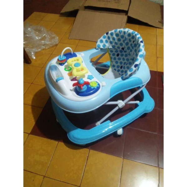Preloved baby Walker spacebaby/baby Walker space baby/spacebaby SB-315