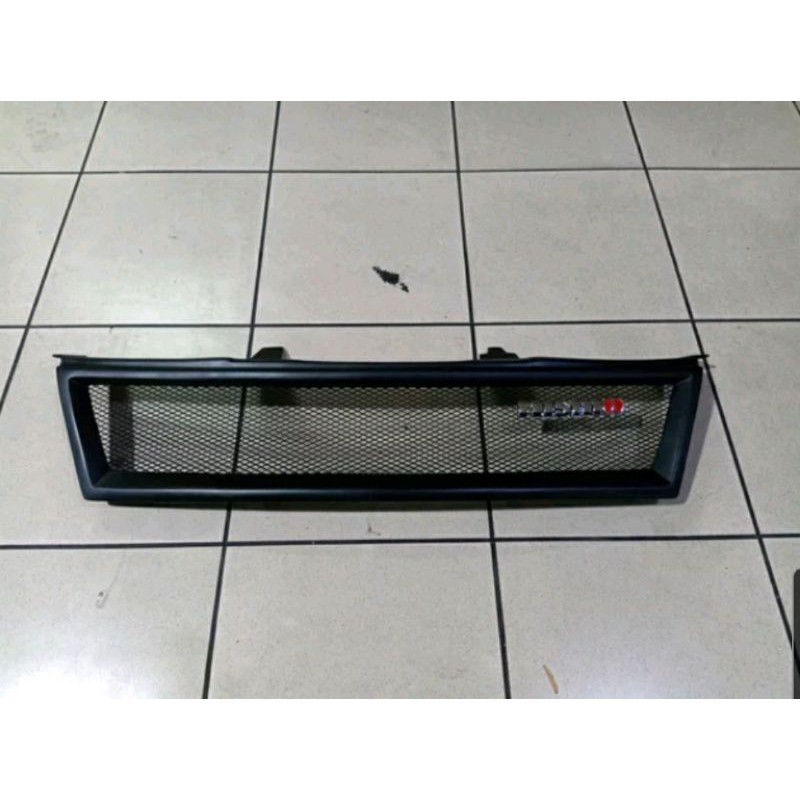 Grill xtrail T30 2005 - 2008 sporty