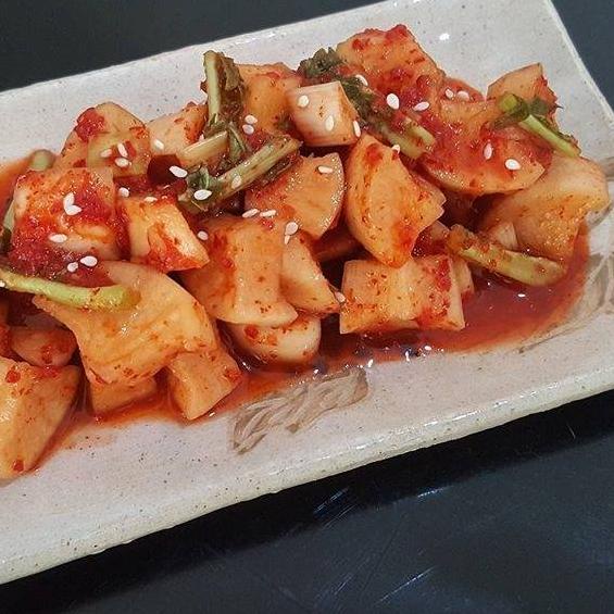 

Recomend Kimchi Lobak 200Gram Halal Dibuat Oleh Chef Korea