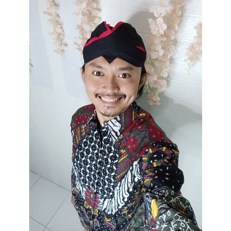 KAWUNG PUTIH SM BATIKSOLOAMANAH KEMEJA BAJU BATIK PRIA SOLO LENGAN PANJANG PENDEK LAPIS FURING ATASAN BATIK PREMIUM MODERN KATUN HALUS GUNARDO BIMO IJO GUNAWAN GURDO IJO NAGA ABU BINTARA BRAMANTYA WISAKA KUNING SUKET SEGORO PEKSI KUNING NARAYA IJO PEKSI