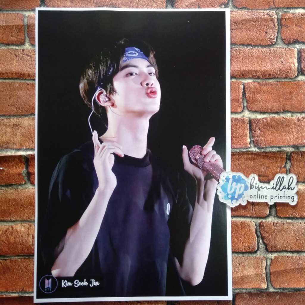 

Poster personil BTS (Kim SeokJin)