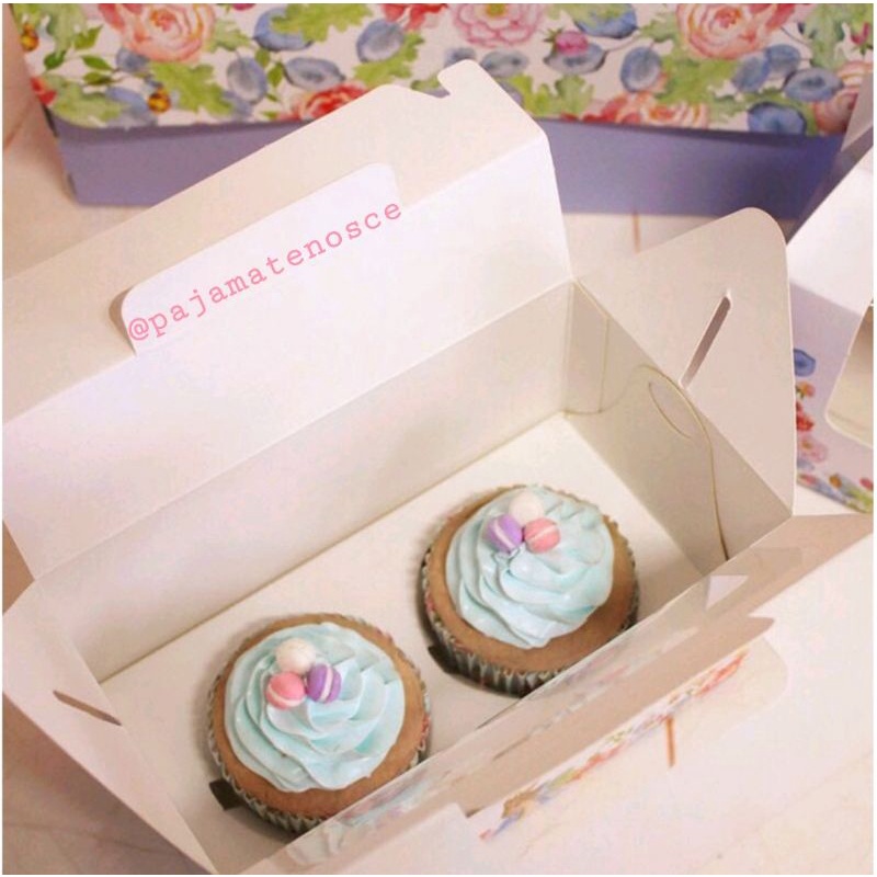 

Box Kotak Dus Kue Cupcake 2pcs Mika Tenteng Handle Hampers Baking Homemade Souvenir Hadiah Ultah