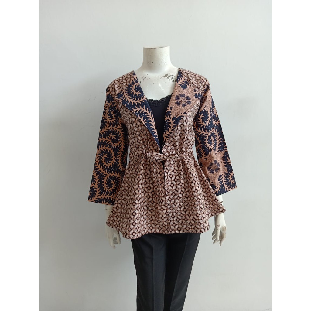 Blezer Batik Modern Hemas Sagita | Outfit Ngantor Resmi