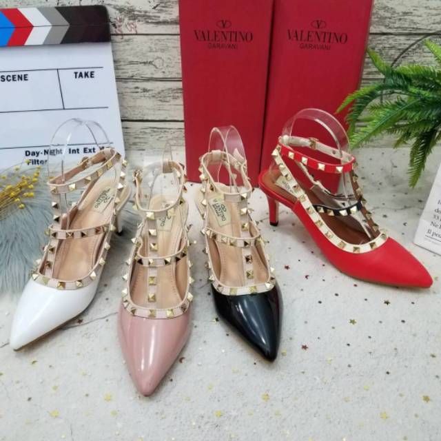 sepatu heels valentino