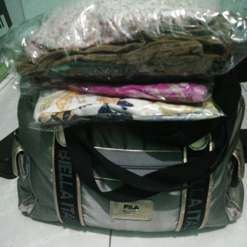 tas fila second dan baju