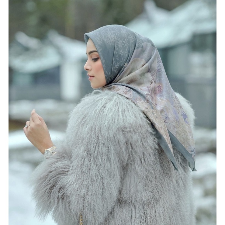 Ready  Frozen series Buttonscarves Quarry