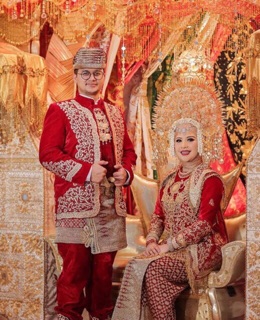 Pakaian pengantin padang baju anak daro  adat minang 