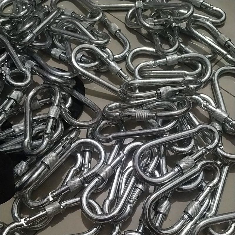 carabiner karabiner besi jumbo foto real