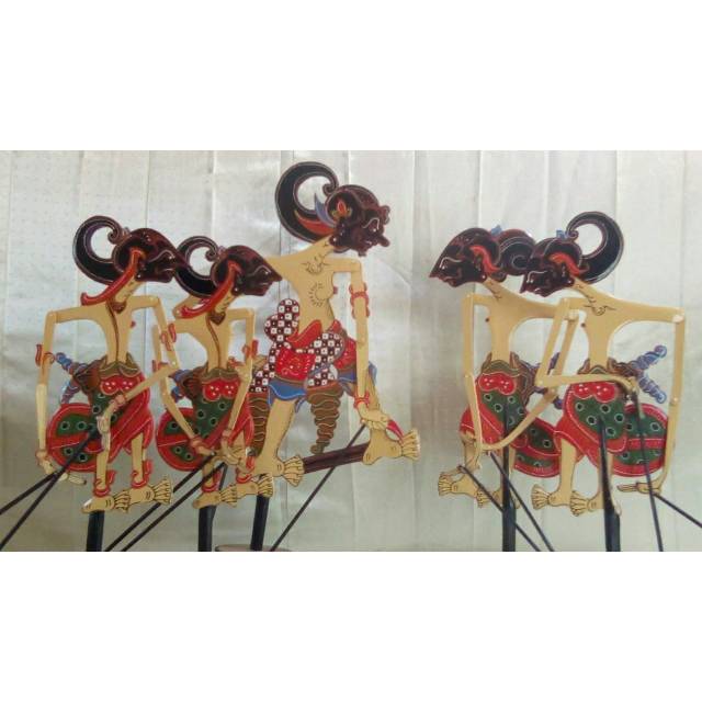 Satu Set Souvenir Wayang Klitik Model Solo Pandawa Lima