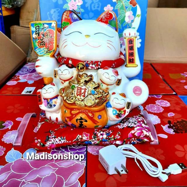 Lucky Cat Jumbo Kucing Maneki Neko Pajangan Hoki Kado Imlek Hoki