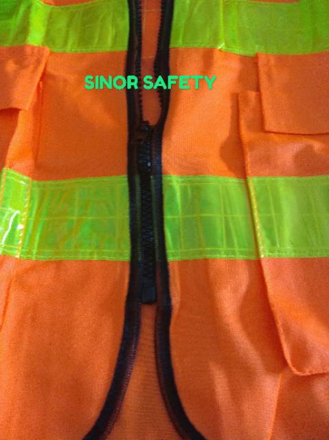 Rompi Safety Polyester Tebal HIJAU dan ORANGE 2 Kantong Dan Zipper Scotlight PVC