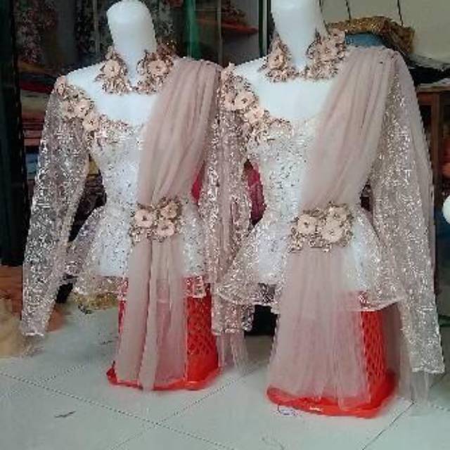 Kebaya atasan wisuda