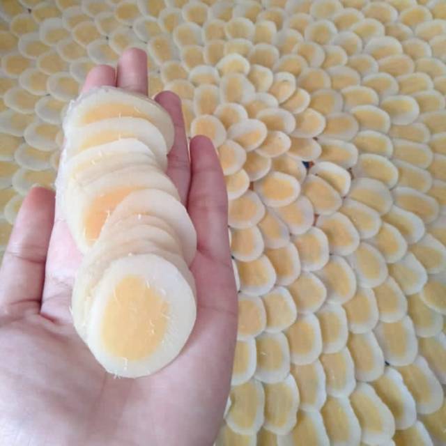 

Kerupuk Telur Asin