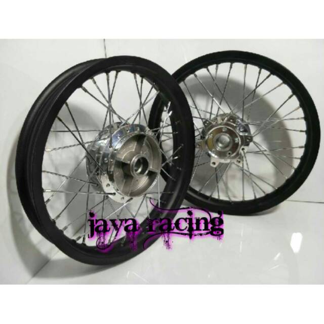 Velg ring 17 Cb 150R cbr 150 R lebar velg 215 185 Tromol Vnd sepaket komplit plus stel velg Reguest