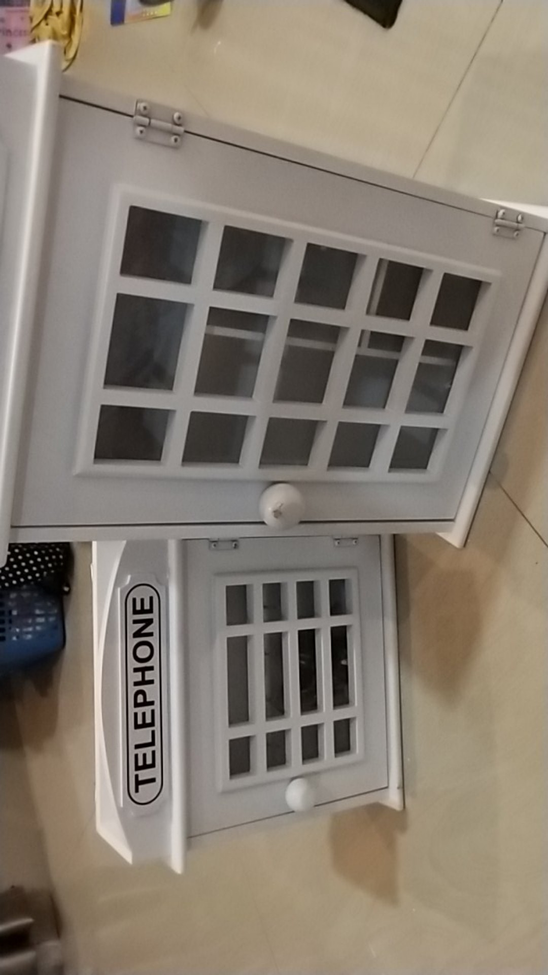 Kotak Obat + Keybox Ala Telephone London