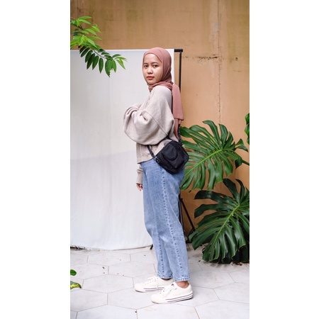 Mochi Canvas Sling Bag / Cabiciks