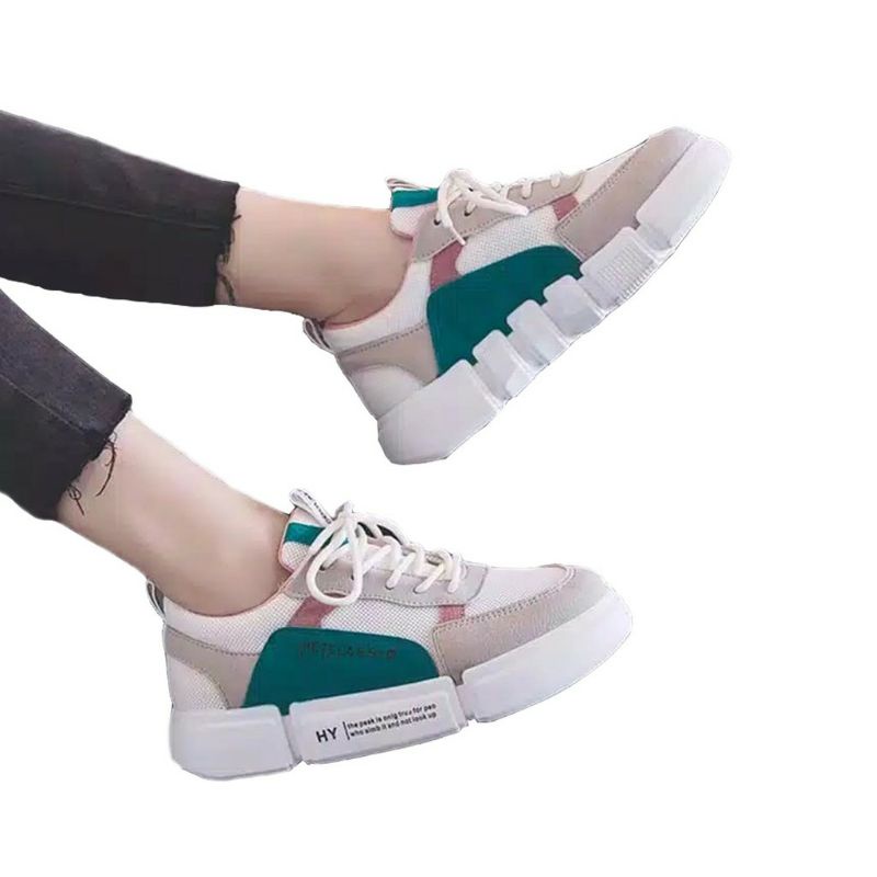 Sale Sepatu Sneakers Wanita HCT CLASSLO