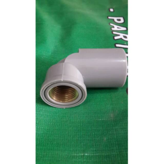 Knee drat dalam kuningan 1/2 x 3/4